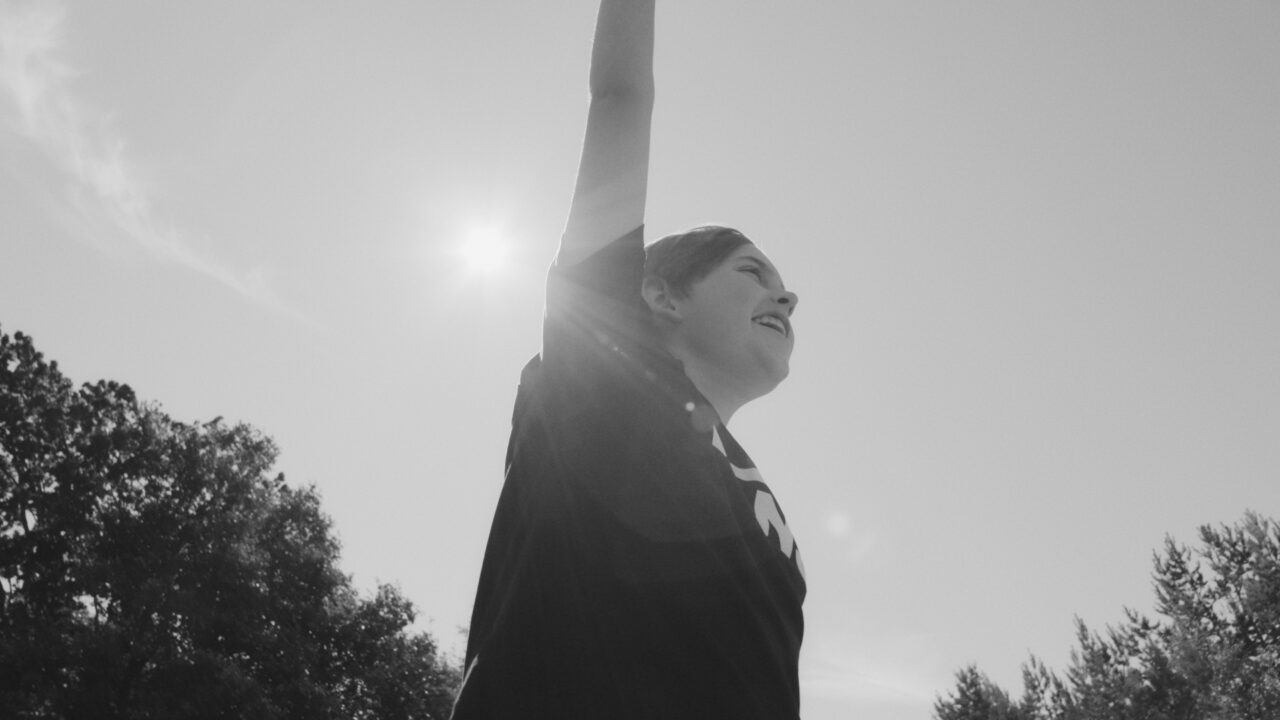 who am i smiling for – still 6